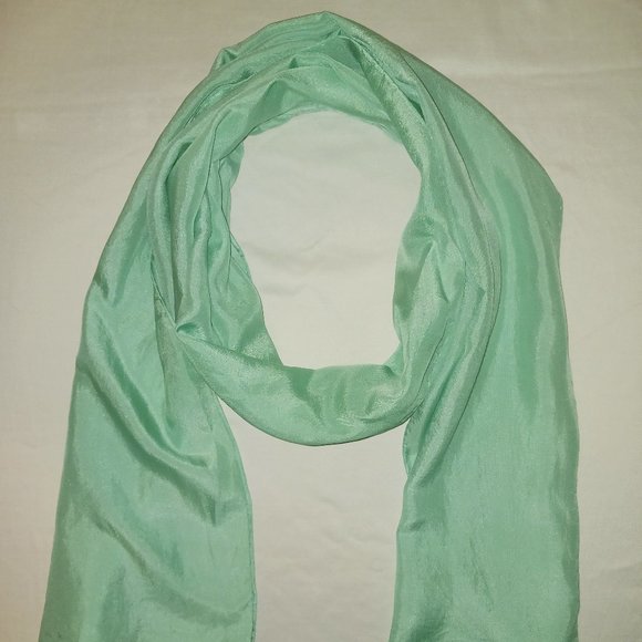 100% Silk scarf - Picture 1 of 1